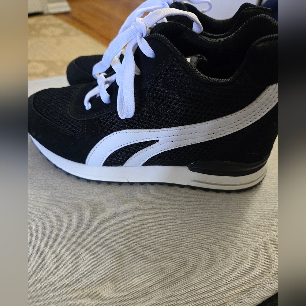 Women's Black and White Mesh Sneakers - Classic Casual Comfort - Picture 12 of 16